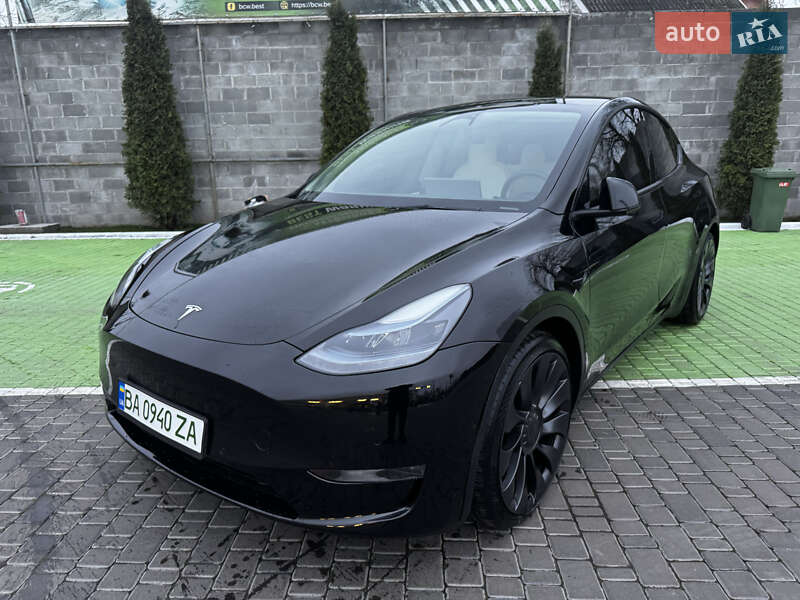 Внедорожник / Кроссовер Tesla Model Y 2022 в Киеве