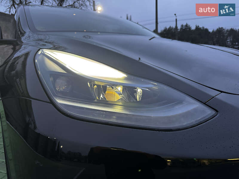 Внедорожник / Кроссовер Tesla Model Y 2022 в Киеве