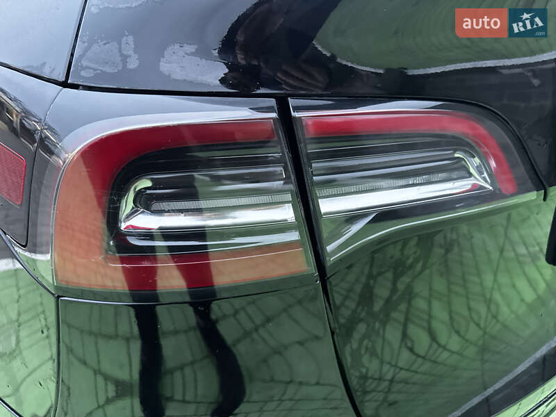 Внедорожник / Кроссовер Tesla Model Y 2022 в Киеве