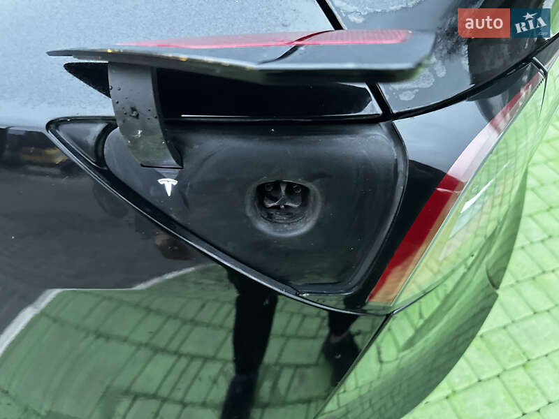 Внедорожник / Кроссовер Tesla Model Y 2022 в Киеве