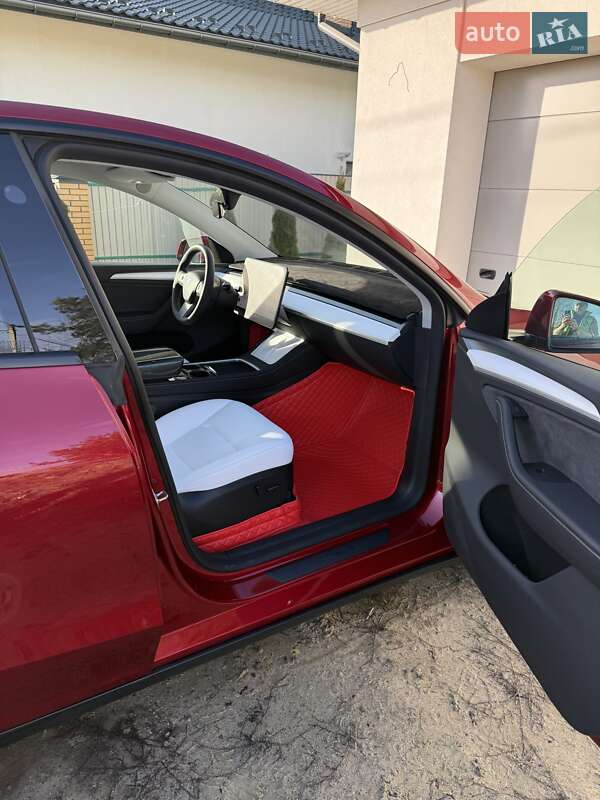 Внедорожник / Кроссовер Tesla Model Y 2024 в Львове фото 18 Внедорожник / Кроссовер Tesla Model Y 2024 в Львове