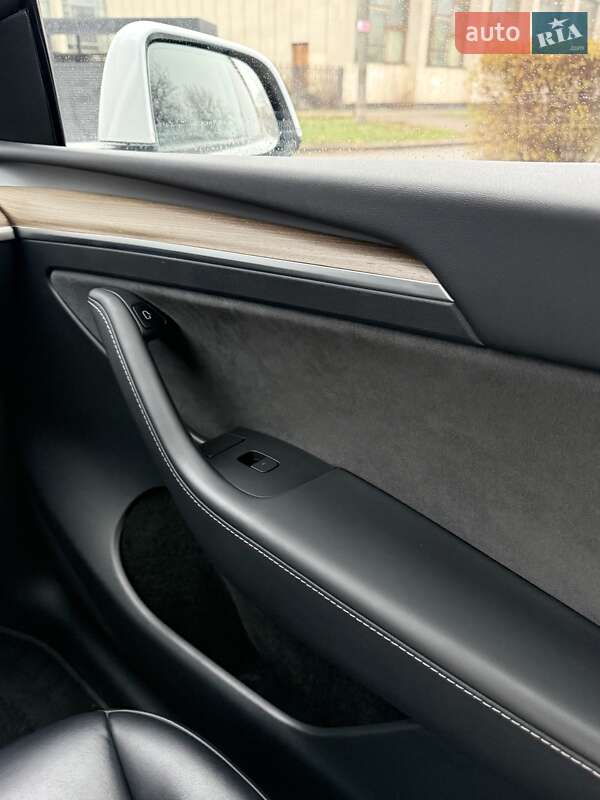 Внедорожник / Кроссовер Tesla Model Y 2022 в Новомосковске фото 11 Внедорожник / Кроссовер Tesla Model Y 2022 в Новомосковске