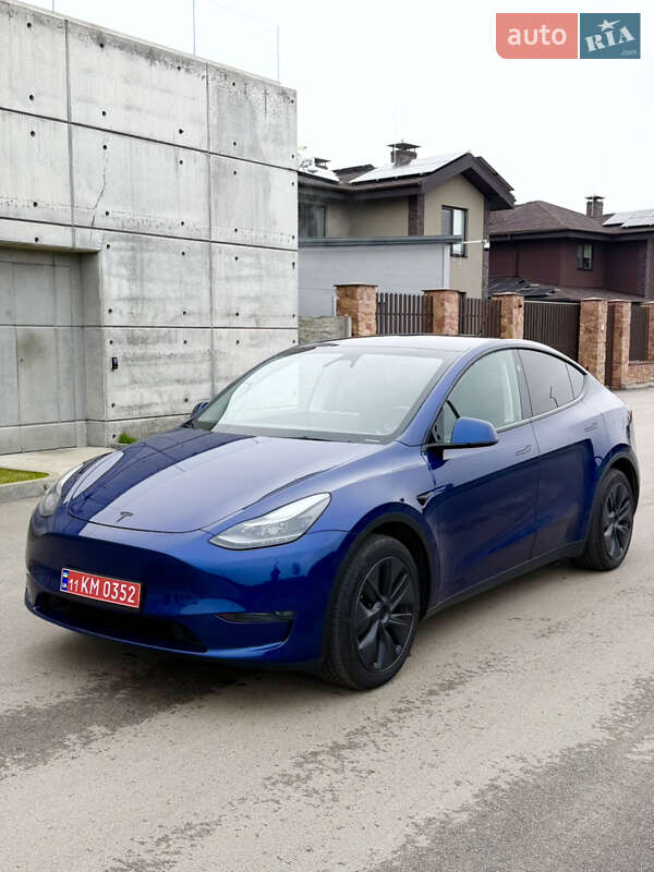 Внедорожник / Кроссовер Tesla Model Y 2024 в Киеве