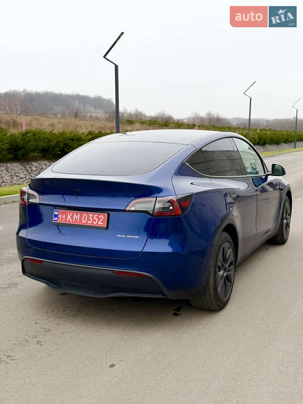 Внедорожник / Кроссовер Tesla Model Y 2024 в Киеве
