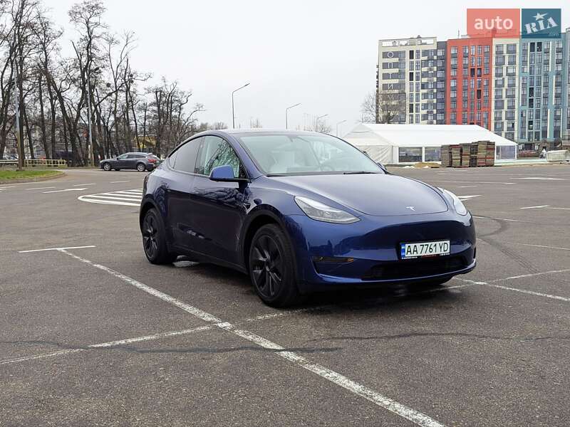 Внедорожник / Кроссовер Tesla Model Y 2025 в Киеве