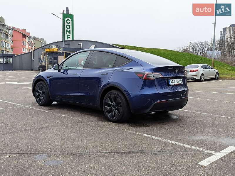 Внедорожник / Кроссовер Tesla Model Y 2025 в Киеве