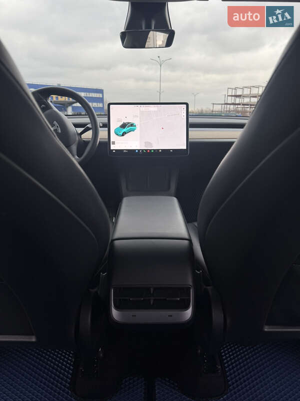 Внедорожник / Кроссовер Tesla Model Y 2021 в Киеве