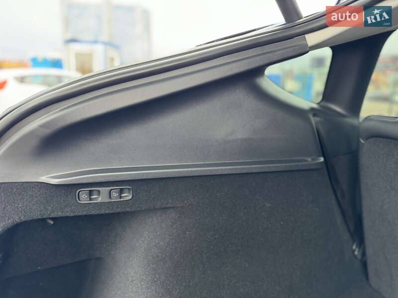 Внедорожник / Кроссовер Tesla Model Y 2023 в Киеве фото 44 Внедорожник / Кроссовер Tesla Model Y 2023 в Киеве