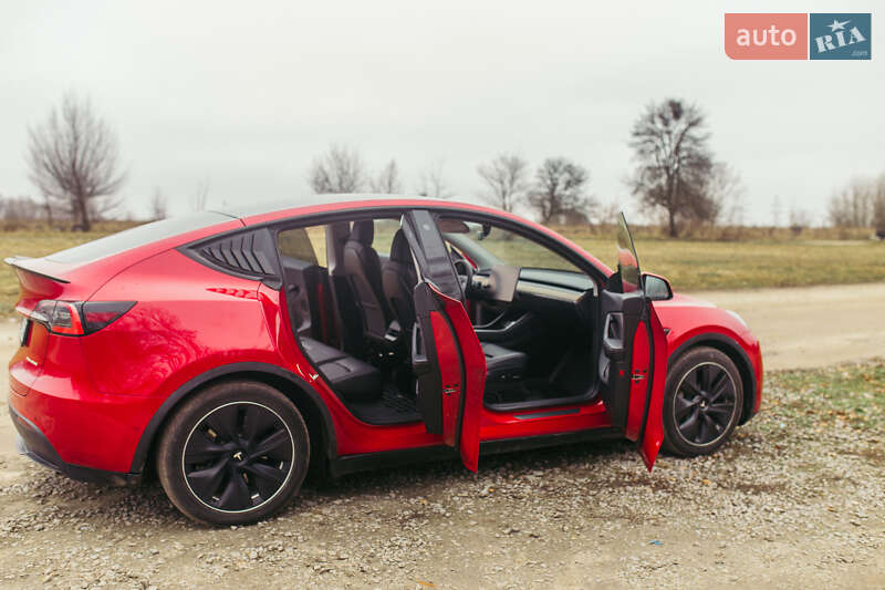 Позашляховик / Кросовер Tesla Model Y 2020 в Умані
