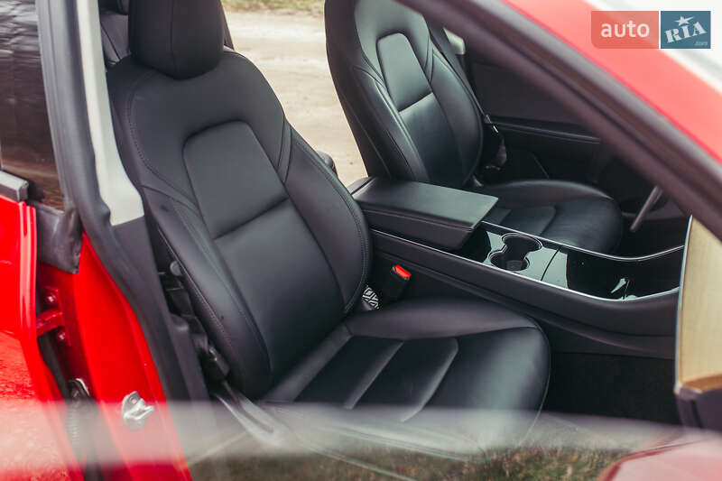 Позашляховик / Кросовер Tesla Model Y 2020 в Умані