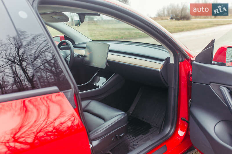 Позашляховик / Кросовер Tesla Model Y 2020 в Умані