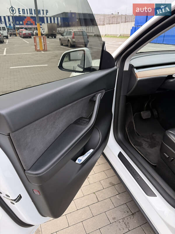 Внедорожник / Кроссовер Tesla Model Y 2022 в Киеве фото 14 Внедорожник / Кроссовер Tesla Model Y 2022 в Киеве