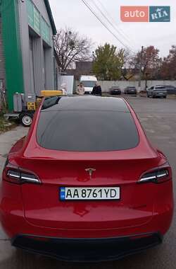 Внедорожник / Кроссовер Tesla Model Y 2021 в Киеве