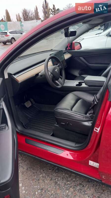 Внедорожник / Кроссовер Tesla Model Y 2021 в Киеве