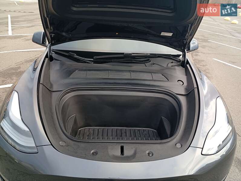 Внедорожник / Кроссовер Tesla Model Y 2025 в Киеве фото 37 Внедорожник / Кроссовер Tesla Model Y 2025 в Киеве
