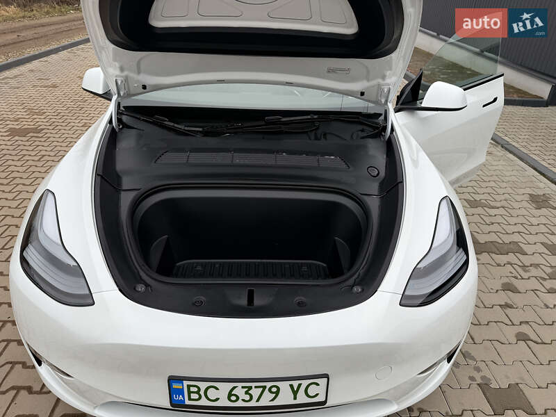 Внедорожник / Кроссовер Tesla Model Y 2025 в Львове