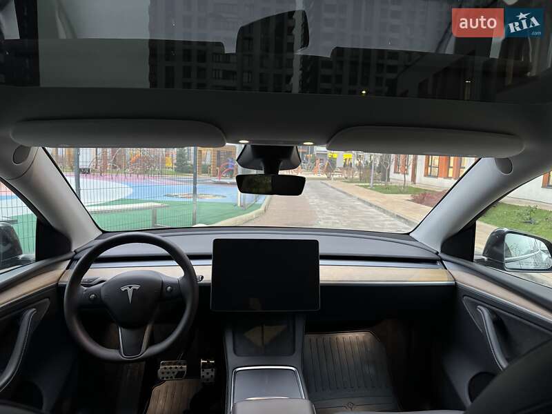 Внедорожник / Кроссовер Tesla Model Y 2024 в Киеве