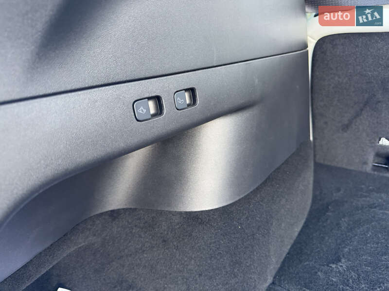 Внедорожник / Кроссовер Tesla Model Y 2021 в Харькове