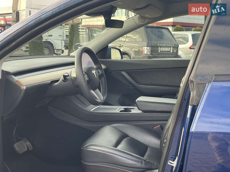 Внедорожник / Кроссовер Tesla Model Y 2022 в Сарнах