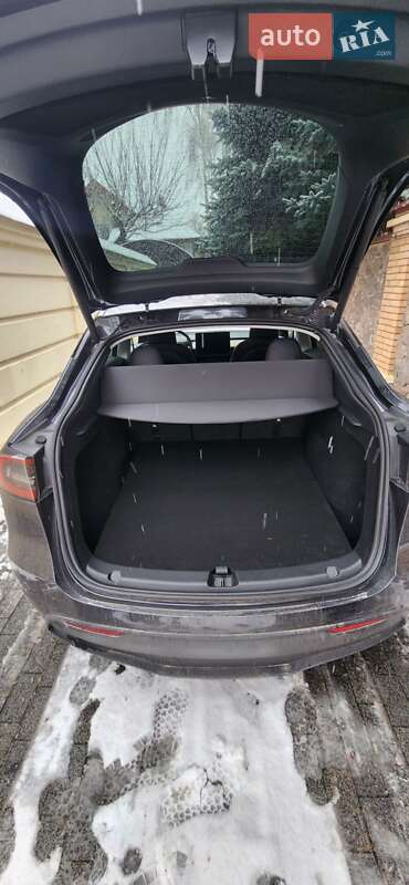 Внедорожник / Кроссовер Tesla Model Y 2024 в Киеве