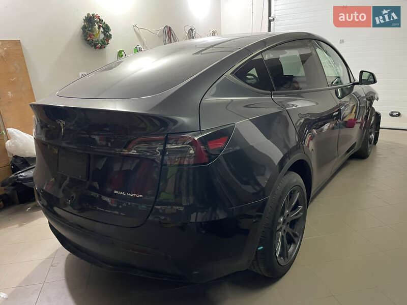 Внедорожник / Кроссовер Tesla Model Y 2024 в Киеве