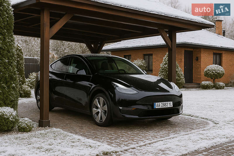Внедорожник / Кроссовер Tesla Model Y 2023 в Киеве