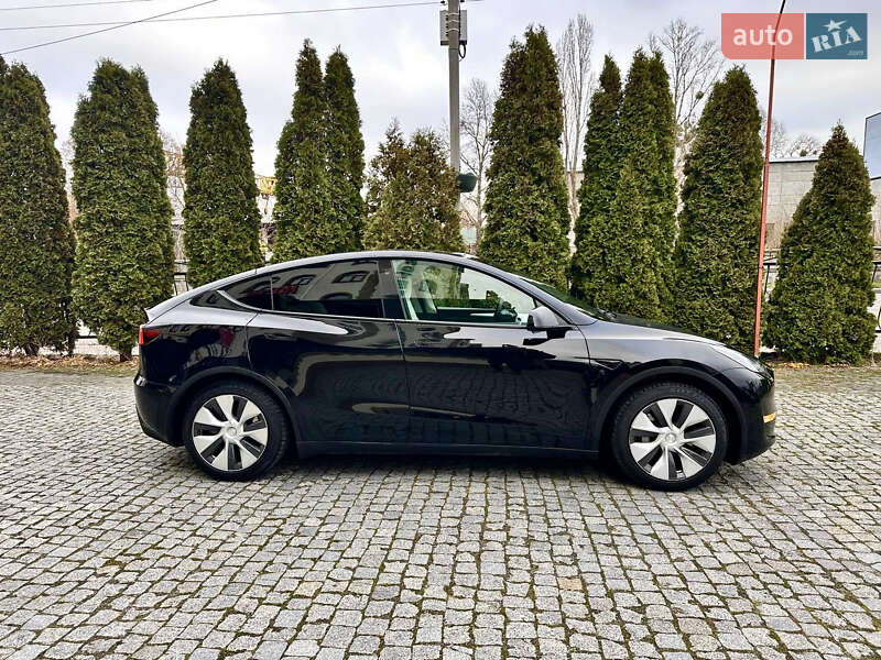 Внедорожник / Кроссовер Tesla Model Y 2023 в Киеве