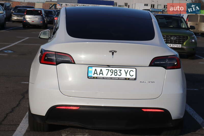 Внедорожник / Кроссовер Tesla Model Y 2020 в Киеве