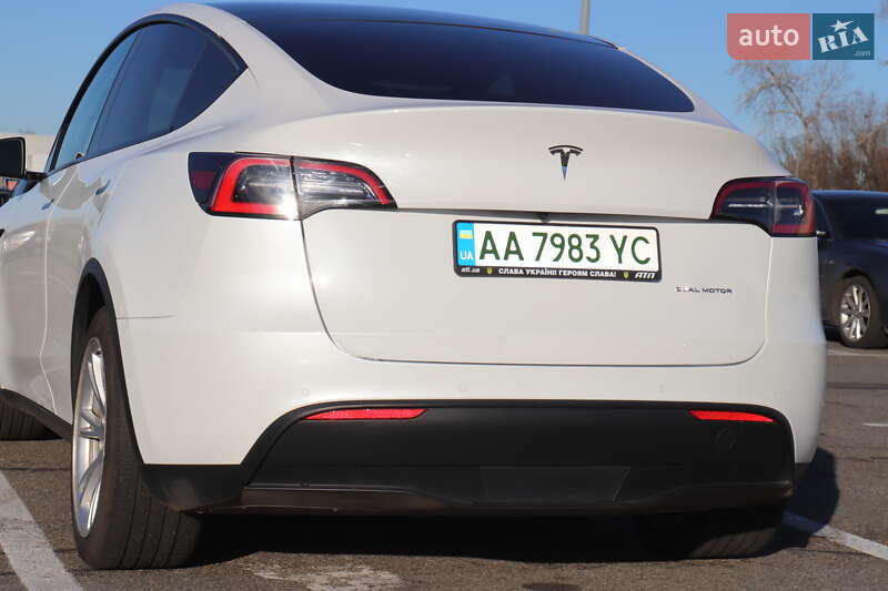 Внедорожник / Кроссовер Tesla Model Y 2020 в Киеве