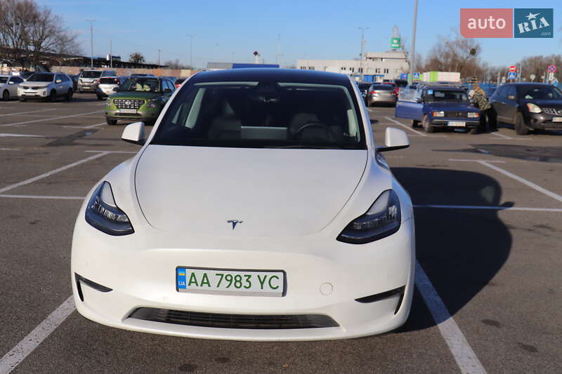 Внедорожник / Кроссовер Tesla Model Y 2020 в Киеве