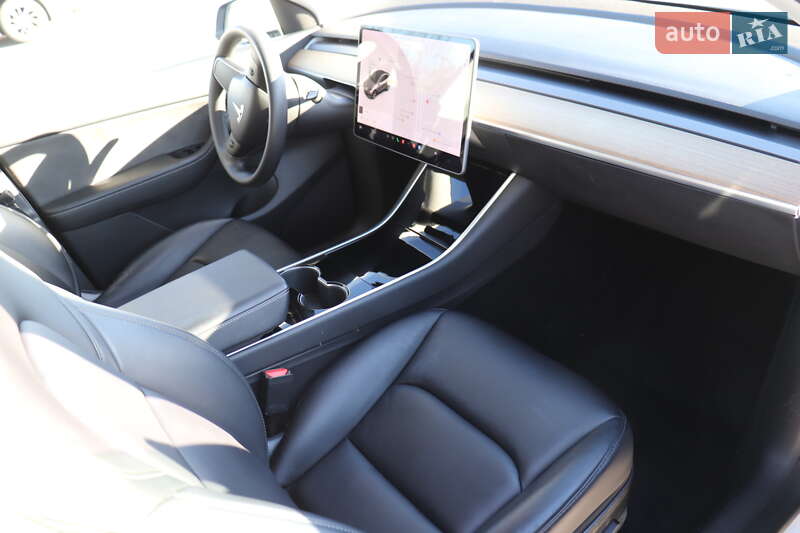 Внедорожник / Кроссовер Tesla Model Y 2020 в Киеве