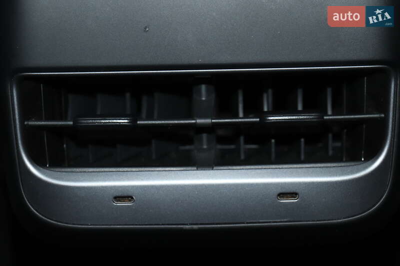 Внедорожник / Кроссовер Tesla Model Y 2020 в Киеве