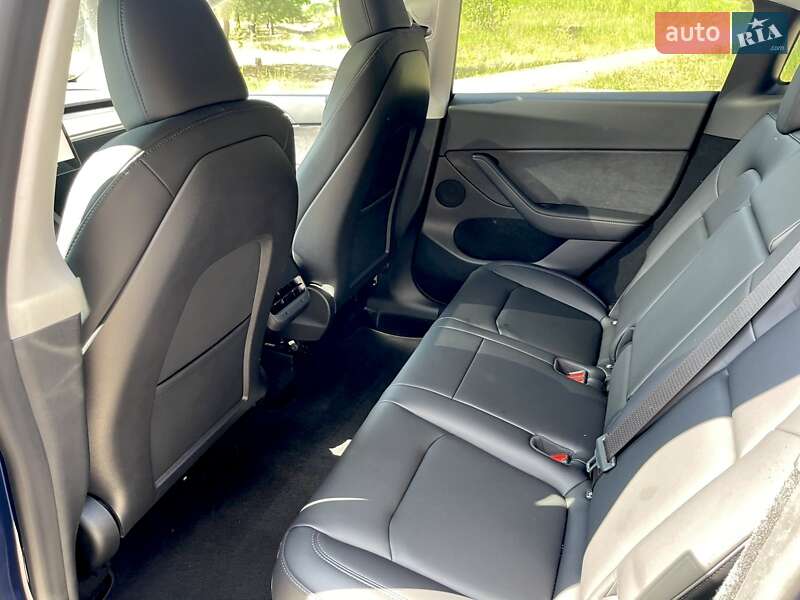 Внедорожник / Кроссовер Tesla Model Y 2024 в Киеве