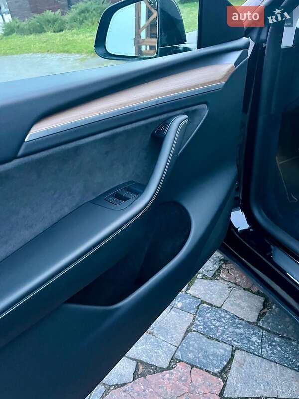 Внедорожник / Кроссовер Tesla Model Y 2023 в Кременчуге фото 15 Внедорожник / Кроссовер Tesla Model Y 2023 в Кременчуге