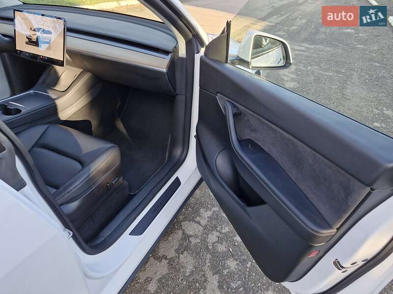 Внедорожник / Кроссовер Tesla Model Y 2022 в Тростянце