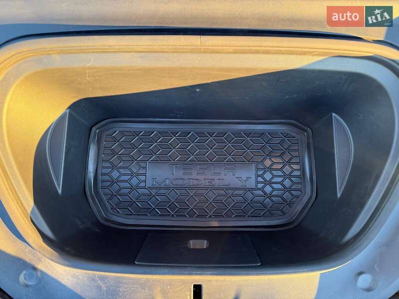 Внедорожник / Кроссовер Tesla Model Y 2024 в Одессе