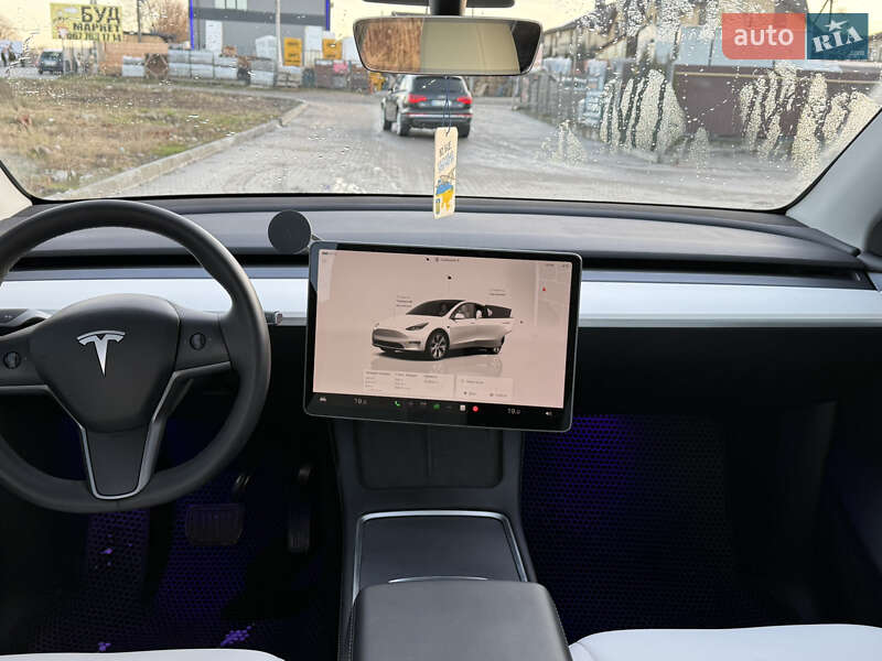 Внедорожник / Кроссовер Tesla Model Y 2023 в Львове