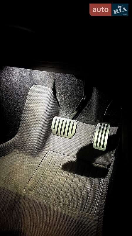 Внедорожник / Кроссовер Tesla Model Y 2020 в Киеве