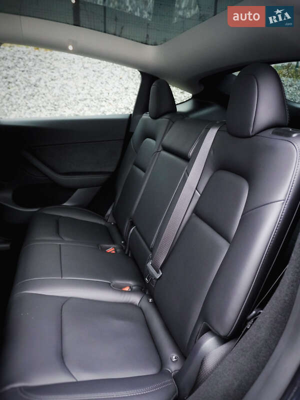 Внедорожник / Кроссовер Tesla Model Y 2024 в Львове