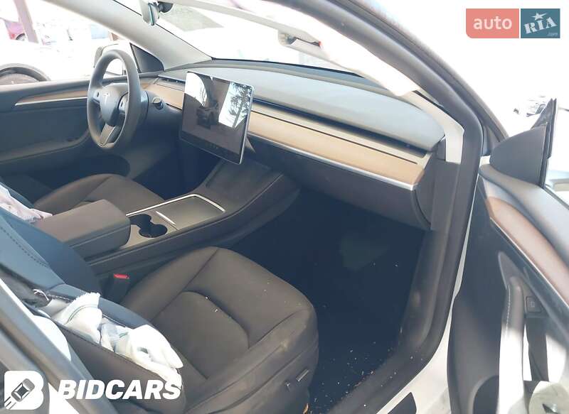 Внедорожник / Кроссовер Tesla Model Y 2024 в Ровно