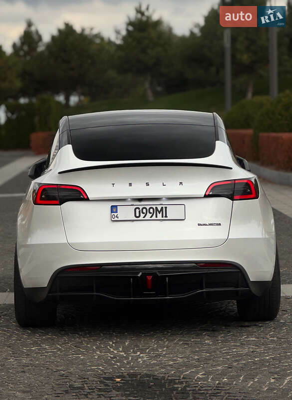 Внедорожник / Кроссовер Tesla Model Y 2023 в Днепре