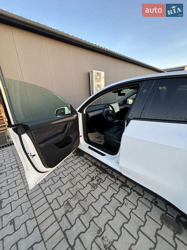 Внедорожник / Кроссовер Tesla Model Y 2023 в Тернополе