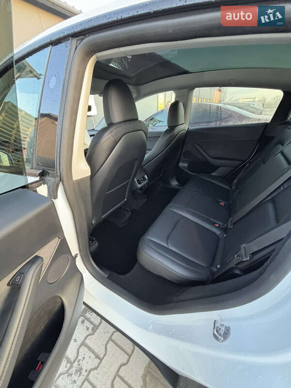 Внедорожник / Кроссовер Tesla Model Y 2023 в Тернополе