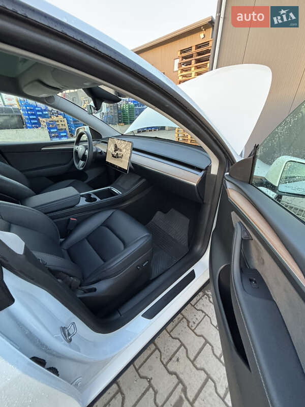 Внедорожник / Кроссовер Tesla Model Y 2023 в Тернополе