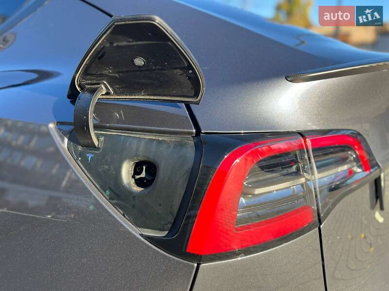 Внедорожник / Кроссовер Tesla Model Y 2023 в Днепре