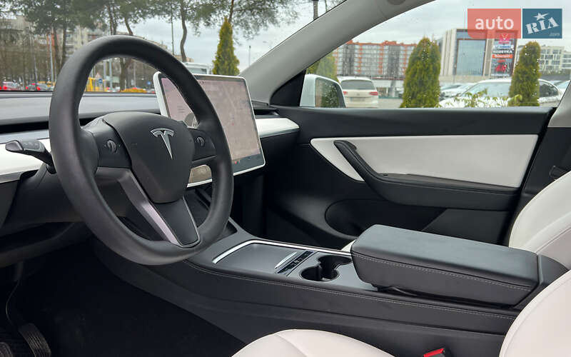 Внедорожник / Кроссовер Tesla Model Y 2021 в Львове