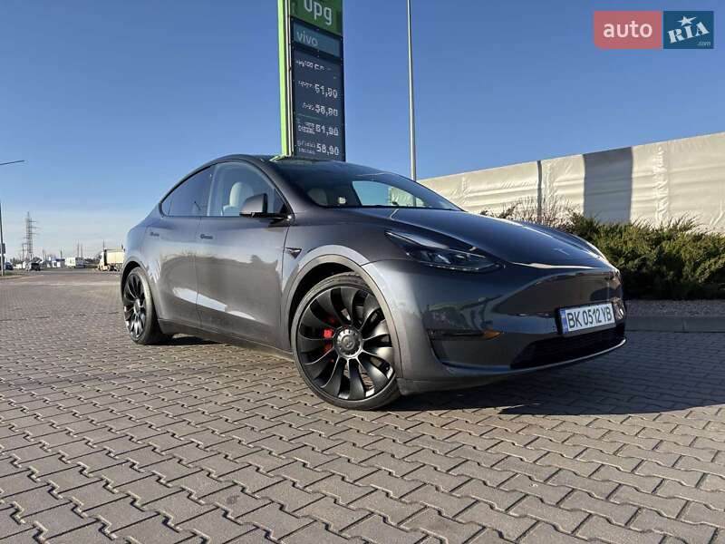 Внедорожник / Кроссовер Tesla Model Y 2021 в Ровно