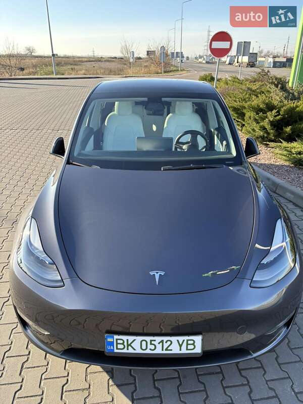 Внедорожник / Кроссовер Tesla Model Y 2021 в Ровно