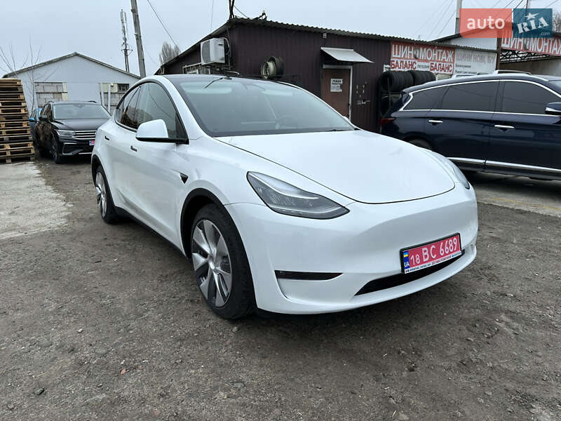 Внедорожник / Кроссовер Tesla Model Y 2023 в Киеве