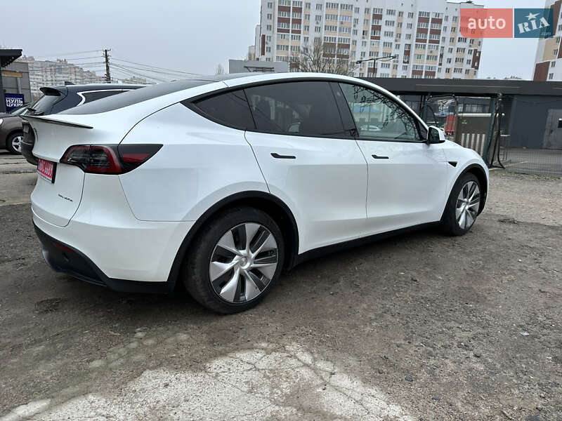Внедорожник / Кроссовер Tesla Model Y 2023 в Киеве